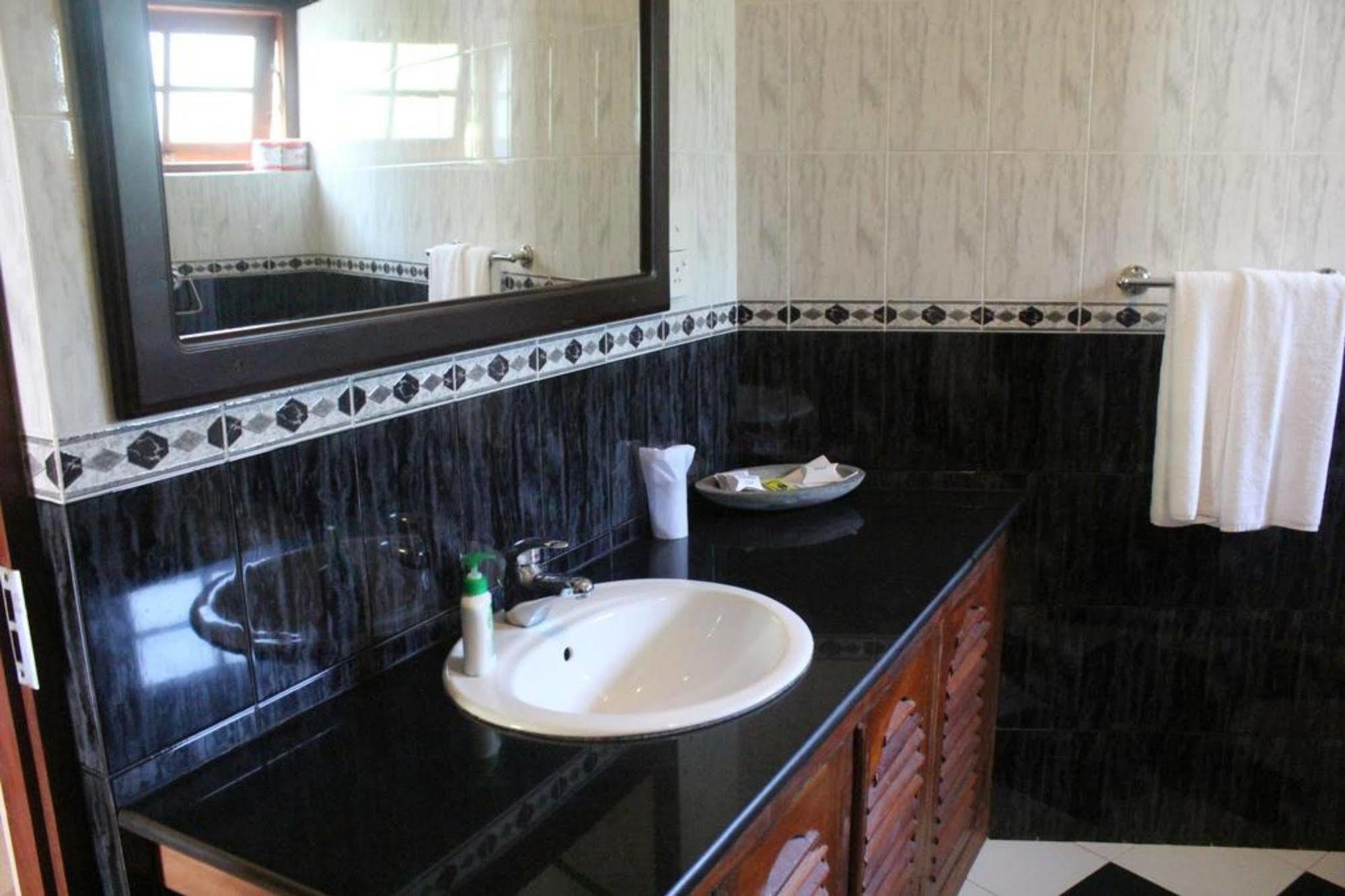 Hotel Bentota Village Екстериор снимка