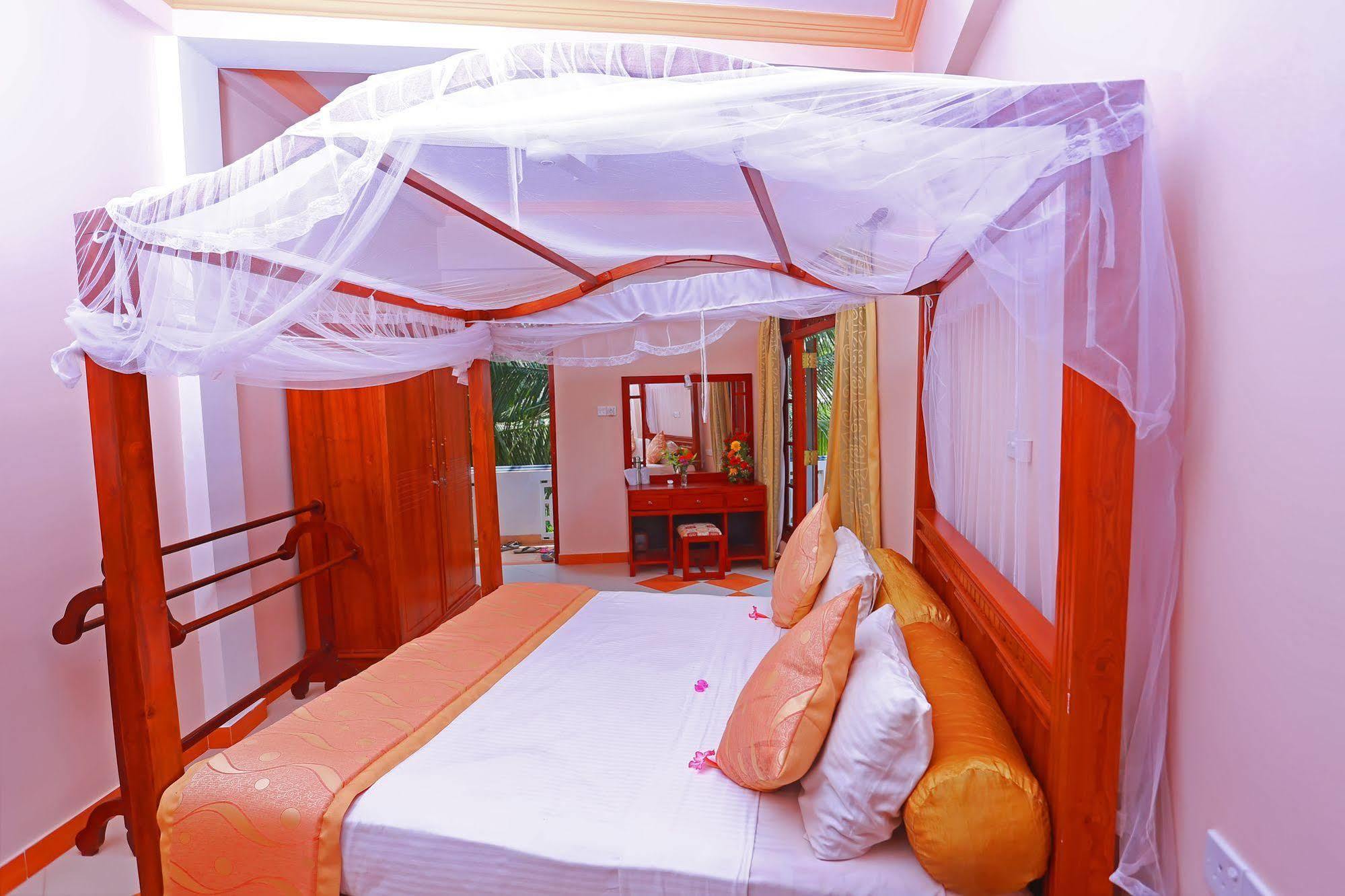 Hotel Bentota Village Екстериор снимка