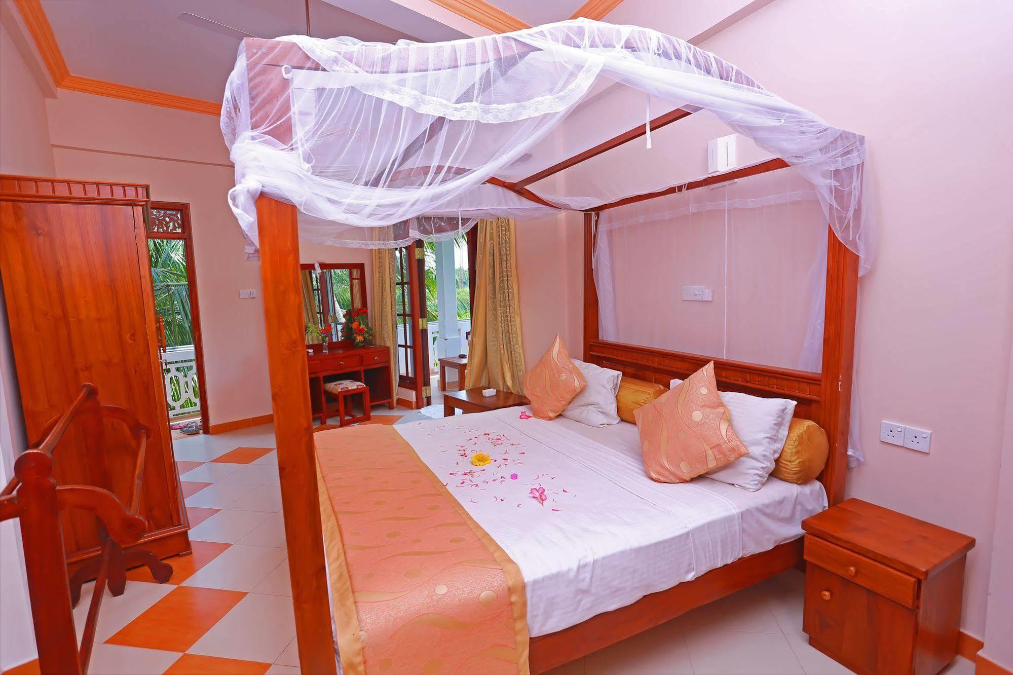 Hotel Bentota Village Екстериор снимка
