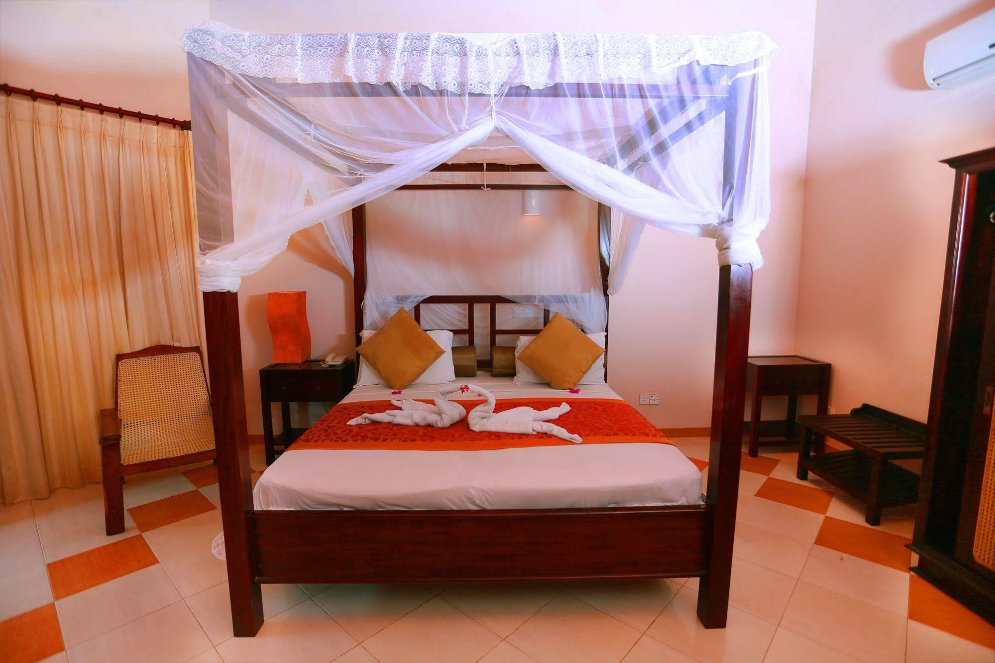 Hotel Bentota Village Екстериор снимка