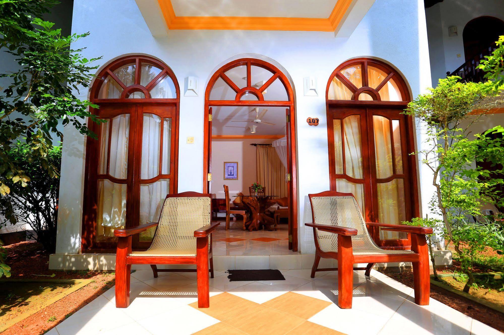 Hotel Bentota Village Екстериор снимка